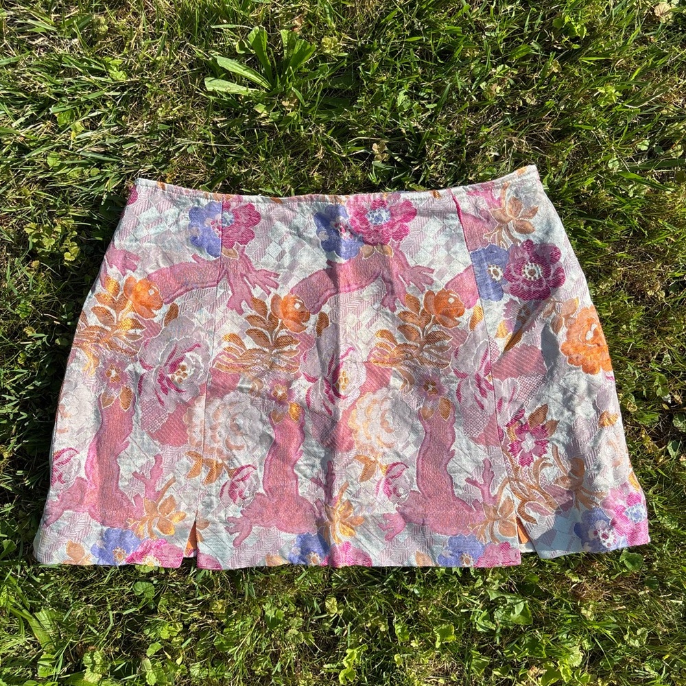 Christian Lacroix pleated mini skirt 🌅